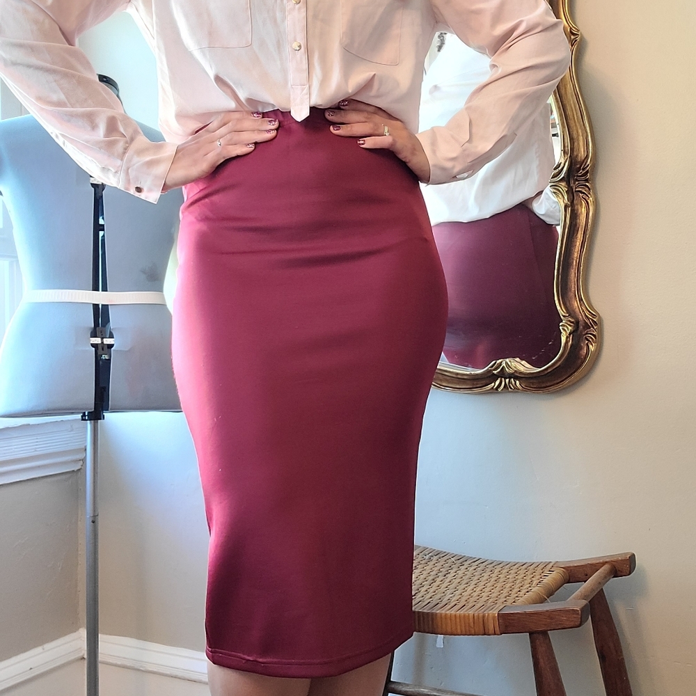 Glamorous Burgandy Pencil Skirt - Picture 2 of 8